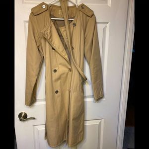 Double breasted collarless trench